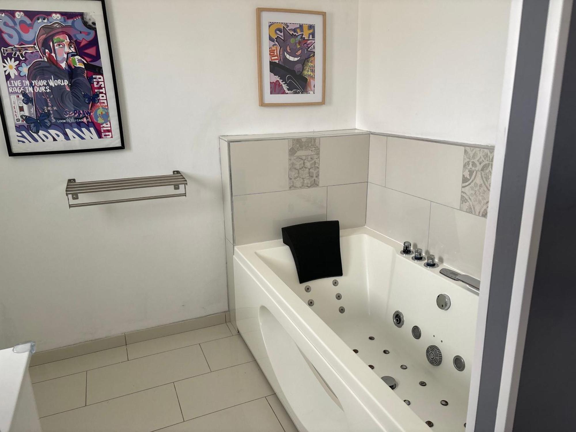 Maison Moderne Au Calme Avec Billard, Jacuzzi, Bain A Remous, Piscine, Babyfoot Labastide-du-Temple Exterior photo